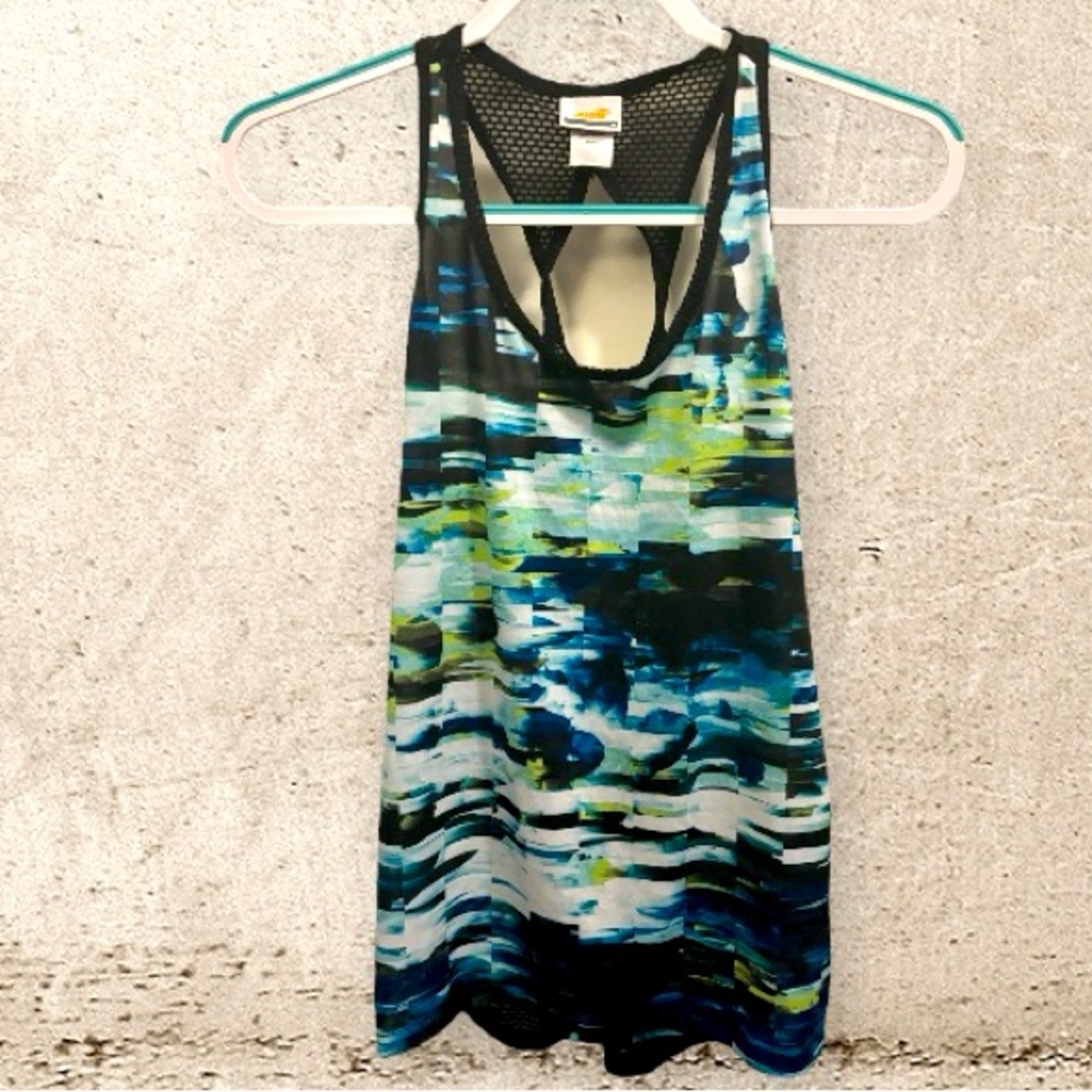 Avia multicolor print tank M
